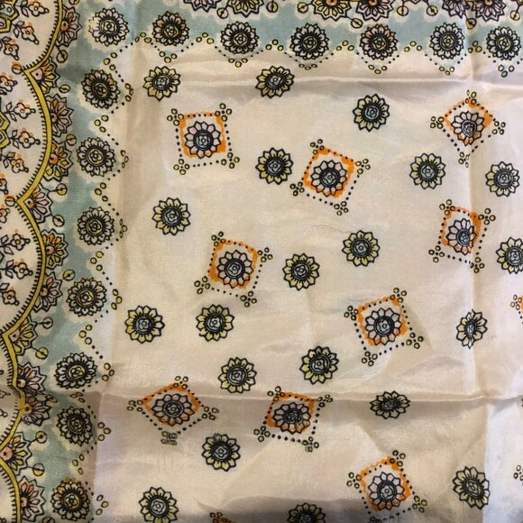 Vtg Vanette Creations Floral Medallion Silk Scarf Hand Rolled 22"x22" Pink - Picture 3 of 5